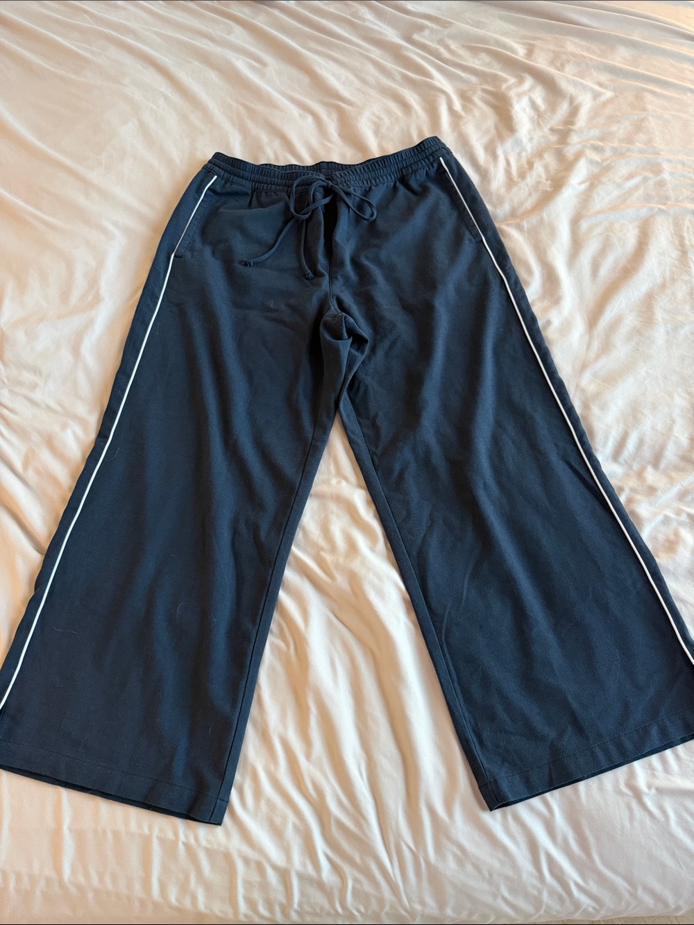 American Eagle Outfitters Navy Wide-Leg Track Pants with White Piping